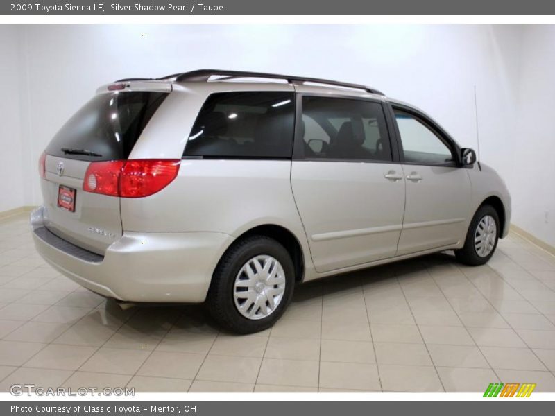 Silver Shadow Pearl / Taupe 2009 Toyota Sienna LE