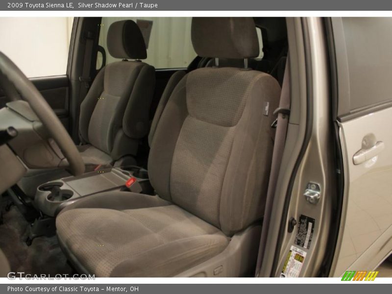 Silver Shadow Pearl / Taupe 2009 Toyota Sienna LE
