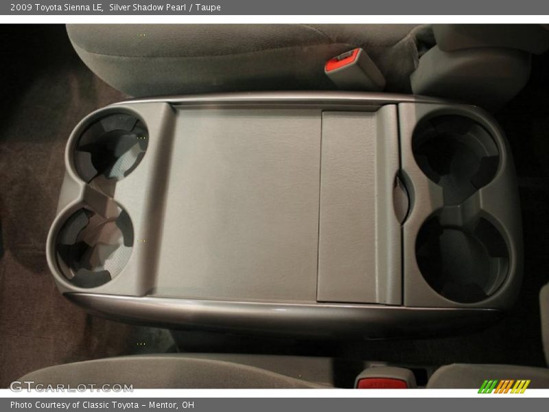 Silver Shadow Pearl / Taupe 2009 Toyota Sienna LE