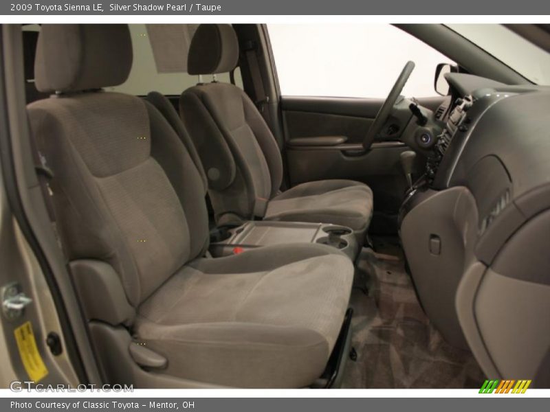 Silver Shadow Pearl / Taupe 2009 Toyota Sienna LE