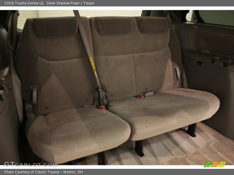 Silver Shadow Pearl / Taupe 2009 Toyota Sienna LE