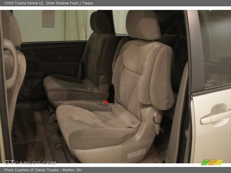 Silver Shadow Pearl / Taupe 2009 Toyota Sienna LE