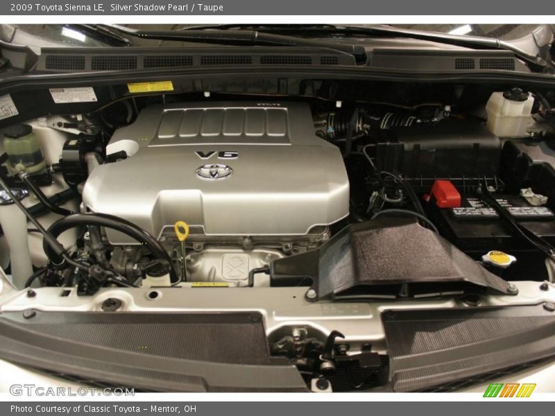 Silver Shadow Pearl / Taupe 2009 Toyota Sienna LE