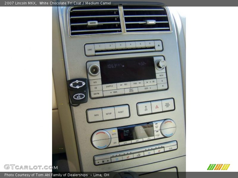 White Chocolate Tri Coat / Medium Camel 2007 Lincoln MKX