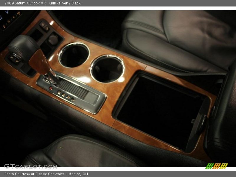 Quicksilver / Black 2009 Saturn Outlook XR