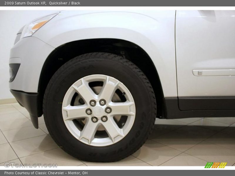 Quicksilver / Black 2009 Saturn Outlook XR