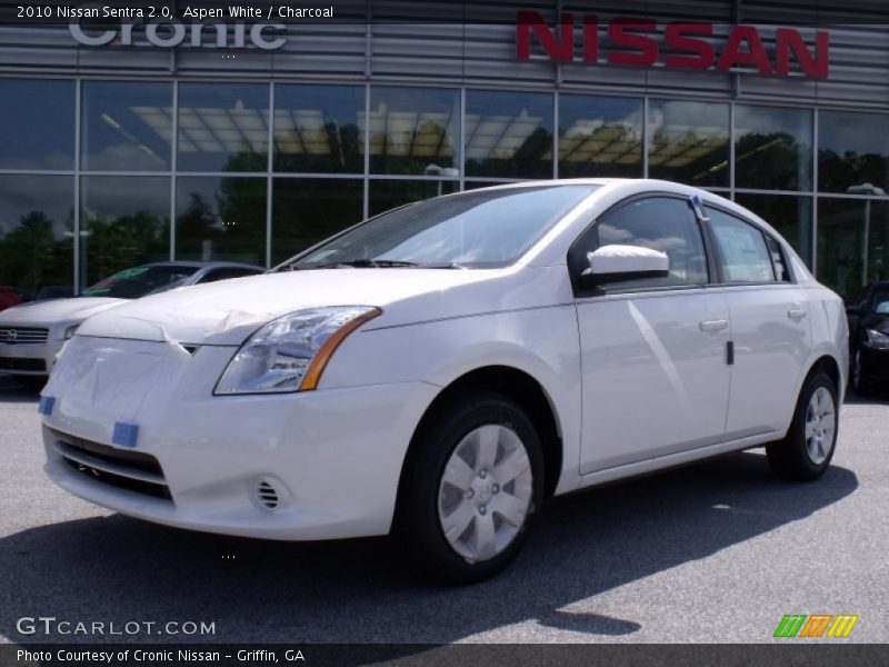 Aspen White / Charcoal 2010 Nissan Sentra 2.0