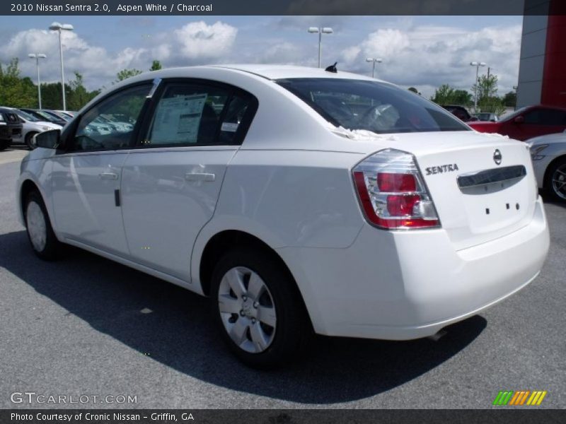 Aspen White / Charcoal 2010 Nissan Sentra 2.0