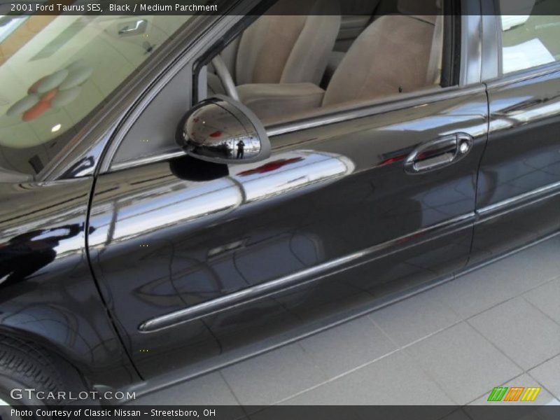 Black / Medium Parchment 2001 Ford Taurus SES