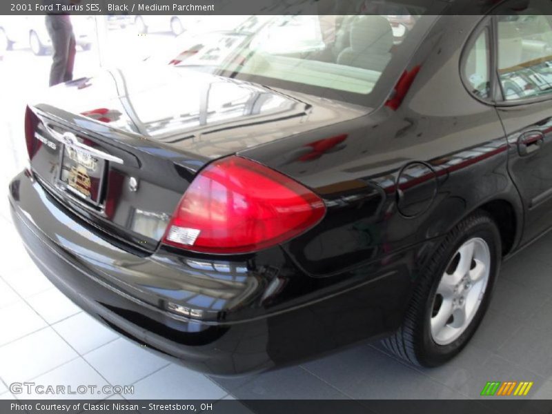 Black / Medium Parchment 2001 Ford Taurus SES