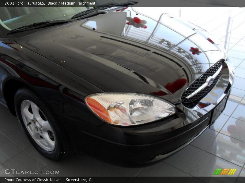Black / Medium Parchment 2001 Ford Taurus SES