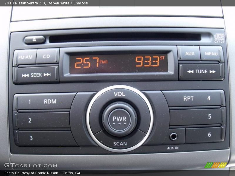 Aspen White / Charcoal 2010 Nissan Sentra 2.0