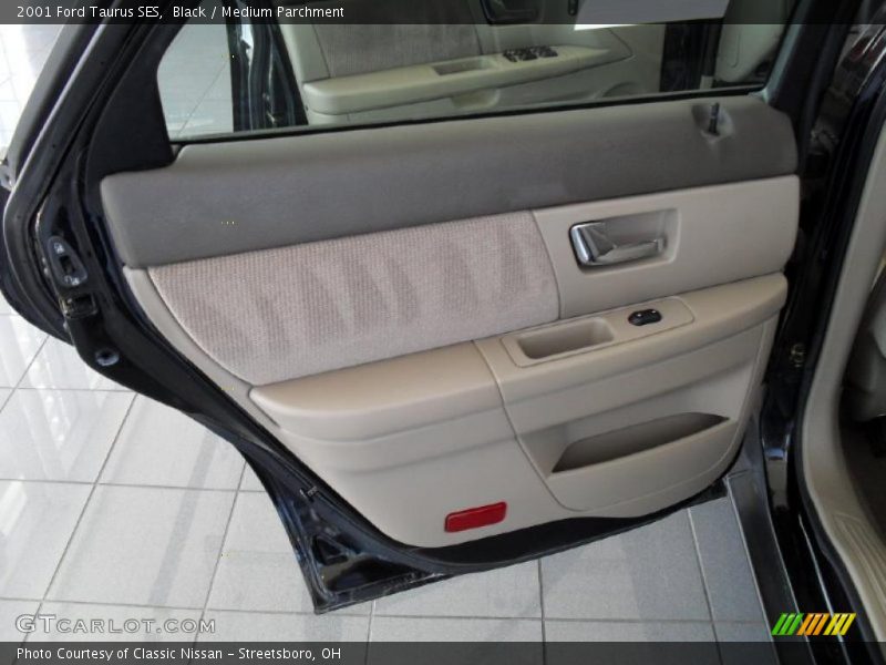 Black / Medium Parchment 2001 Ford Taurus SES