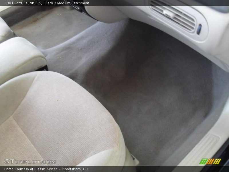 Black / Medium Parchment 2001 Ford Taurus SES