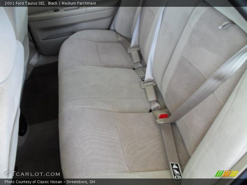 Black / Medium Parchment 2001 Ford Taurus SES