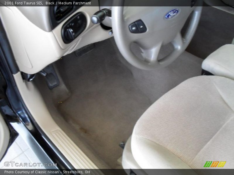 Black / Medium Parchment 2001 Ford Taurus SES
