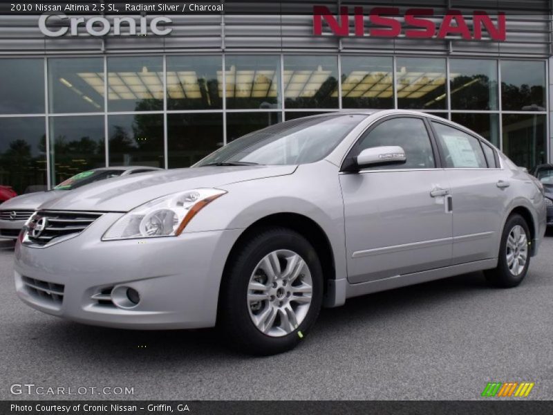 Radiant Silver / Charcoal 2010 Nissan Altima 2.5 SL