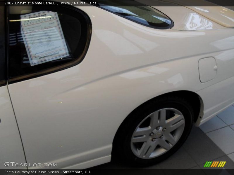 White / Neutral Beige 2007 Chevrolet Monte Carlo LT