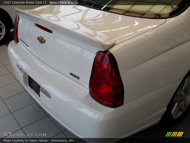 White / Neutral Beige 2007 Chevrolet Monte Carlo LT