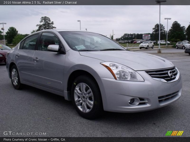 Radiant Silver / Charcoal 2010 Nissan Altima 2.5 SL