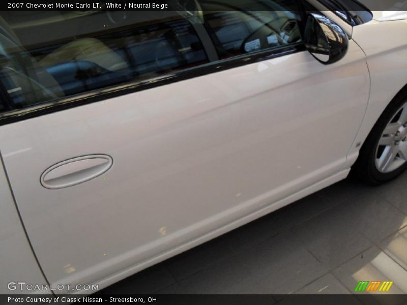 White / Neutral Beige 2007 Chevrolet Monte Carlo LT