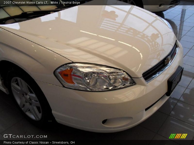White / Neutral Beige 2007 Chevrolet Monte Carlo LT