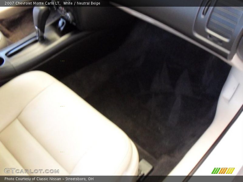 White / Neutral Beige 2007 Chevrolet Monte Carlo LT