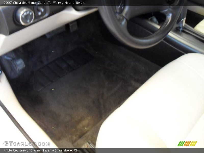 White / Neutral Beige 2007 Chevrolet Monte Carlo LT