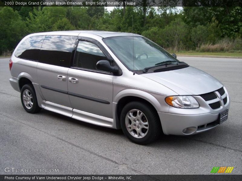 Bright Silver Metallic / Taupe 2003 Dodge Grand Caravan Braun Entervan