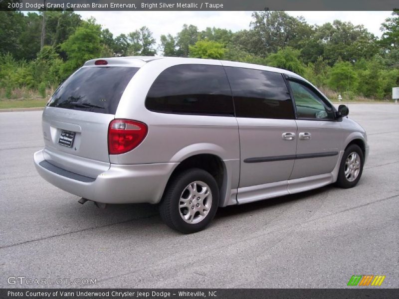 Bright Silver Metallic / Taupe 2003 Dodge Grand Caravan Braun Entervan