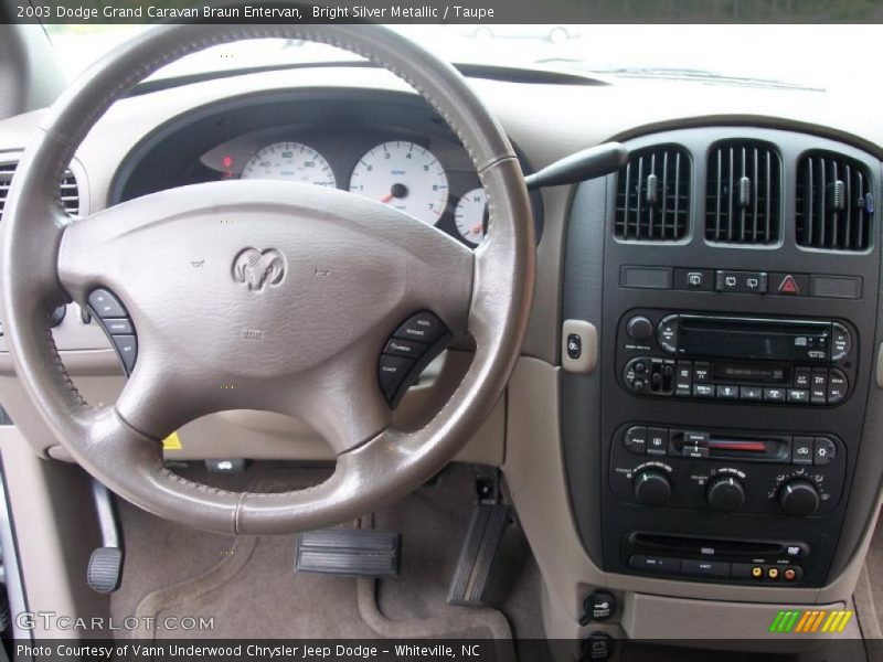 Bright Silver Metallic / Taupe 2003 Dodge Grand Caravan Braun Entervan
