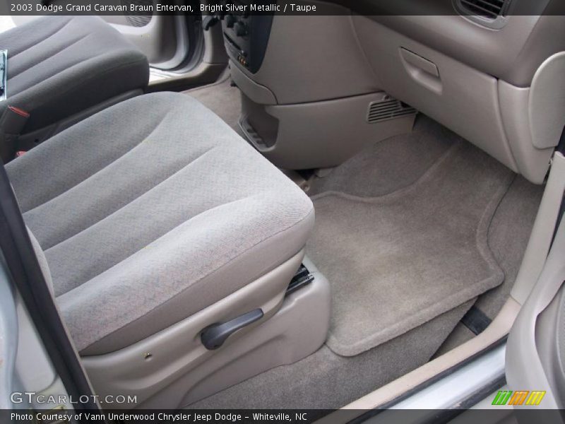 Bright Silver Metallic / Taupe 2003 Dodge Grand Caravan Braun Entervan