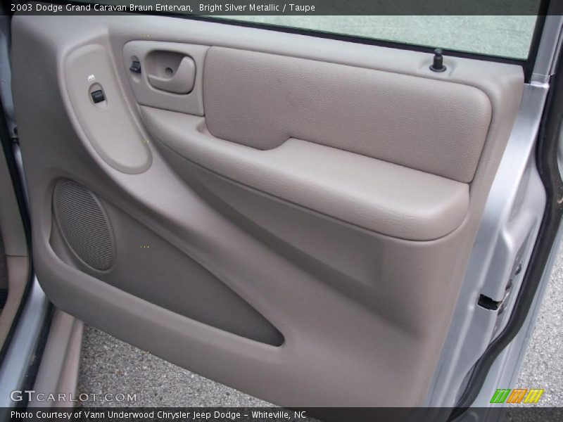 Bright Silver Metallic / Taupe 2003 Dodge Grand Caravan Braun Entervan