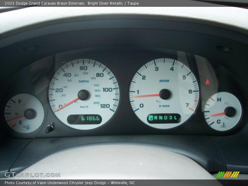 Bright Silver Metallic / Taupe 2003 Dodge Grand Caravan Braun Entervan