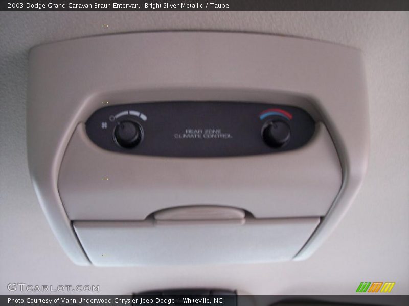 Bright Silver Metallic / Taupe 2003 Dodge Grand Caravan Braun Entervan