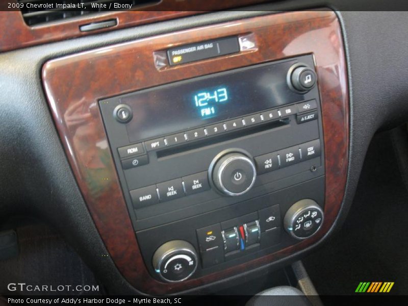 White / Ebony 2009 Chevrolet Impala LT