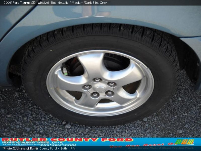 Windveil Blue Metallic / Medium/Dark Flint Grey 2006 Ford Taurus SE