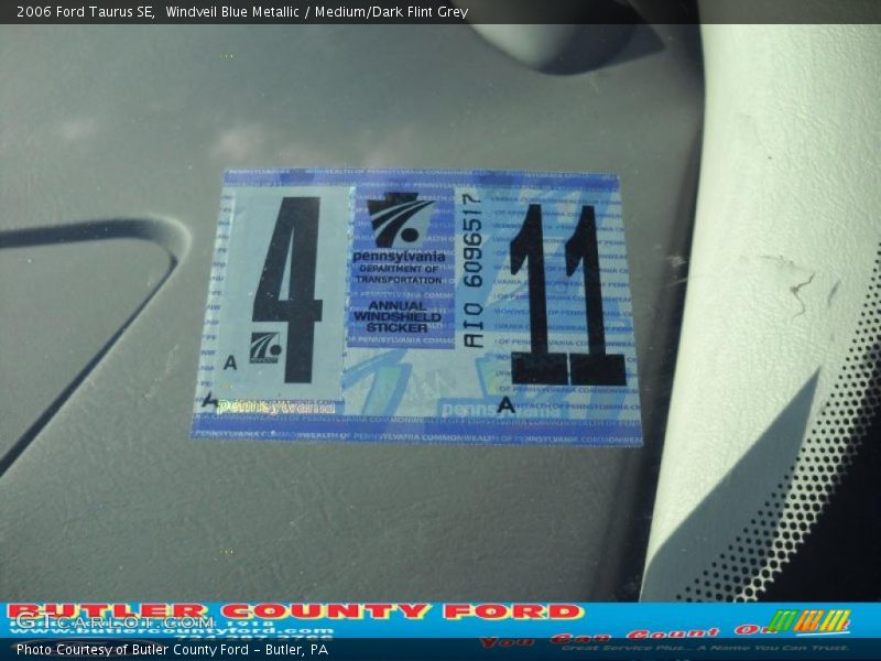 Windveil Blue Metallic / Medium/Dark Flint Grey 2006 Ford Taurus SE