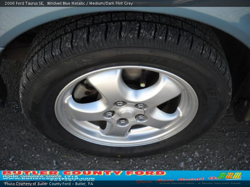 Windveil Blue Metallic / Medium/Dark Flint Grey 2006 Ford Taurus SE