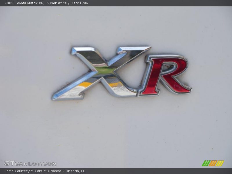 Super White / Dark Gray 2005 Toyota Matrix XR