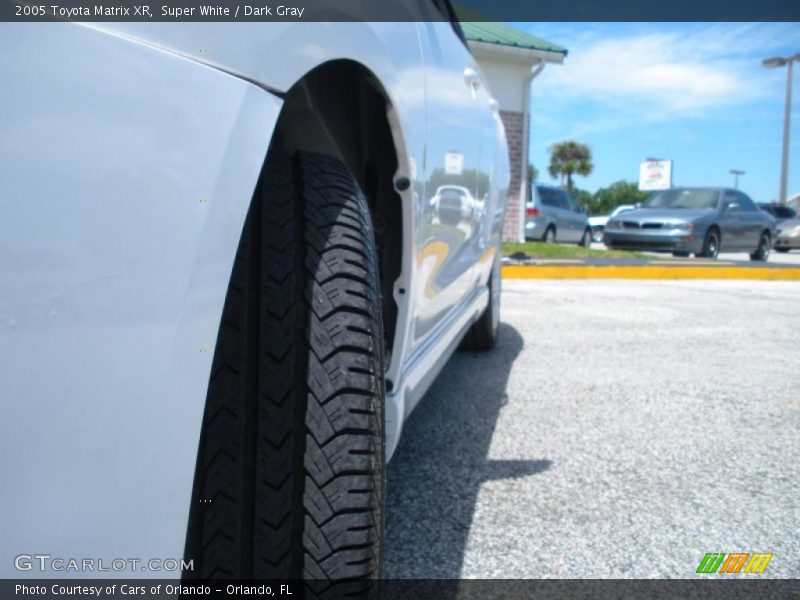 Super White / Dark Gray 2005 Toyota Matrix XR