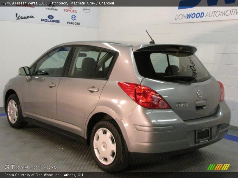Magnetic Gray / Charcoal 2009 Nissan Versa 1.8 S Hatchback