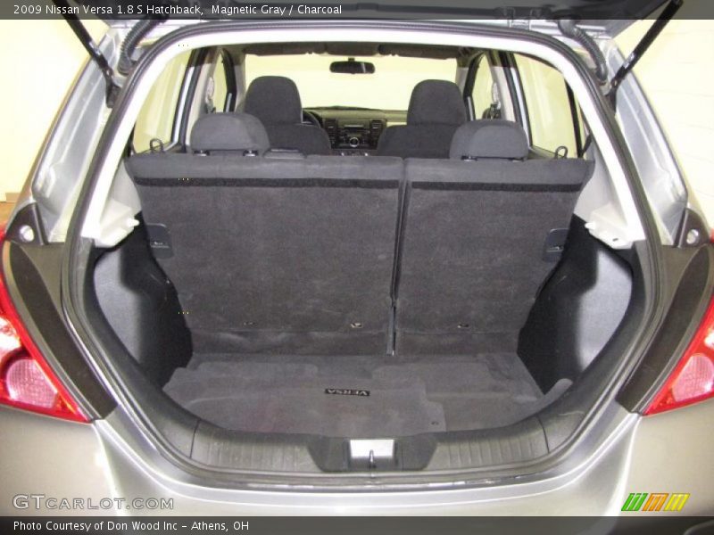 Magnetic Gray / Charcoal 2009 Nissan Versa 1.8 S Hatchback