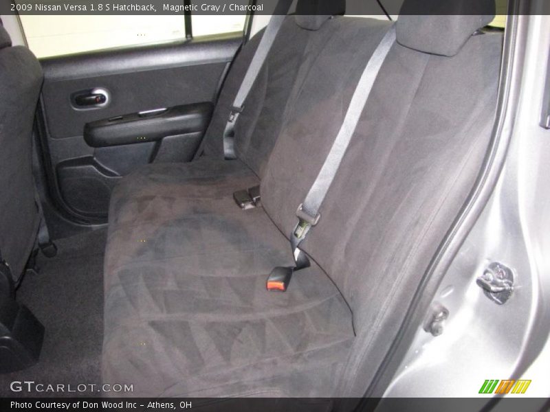 Magnetic Gray / Charcoal 2009 Nissan Versa 1.8 S Hatchback