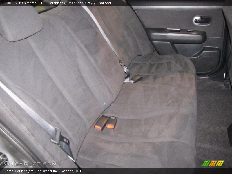 Magnetic Gray / Charcoal 2009 Nissan Versa 1.8 S Hatchback