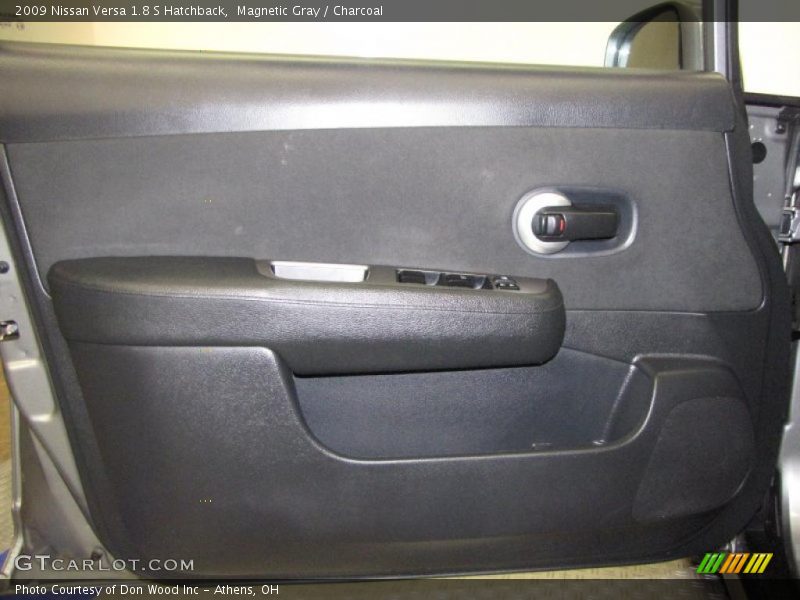 Magnetic Gray / Charcoal 2009 Nissan Versa 1.8 S Hatchback