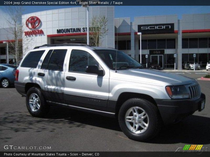 Bright Silver Metallic / Taupe 2004 Jeep Grand Cherokee Special Edition 4x4