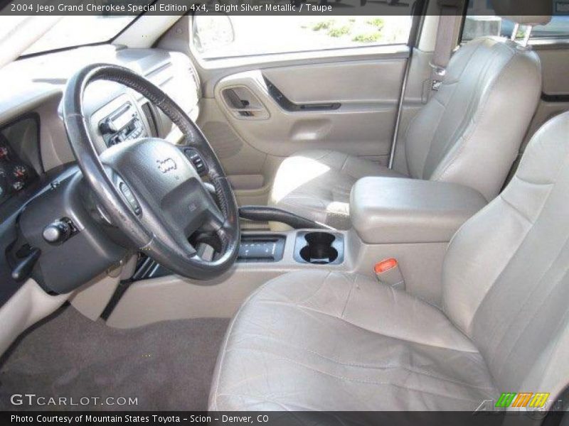 Bright Silver Metallic / Taupe 2004 Jeep Grand Cherokee Special Edition 4x4