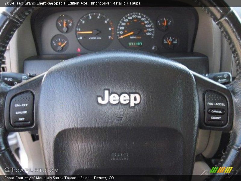 Bright Silver Metallic / Taupe 2004 Jeep Grand Cherokee Special Edition 4x4