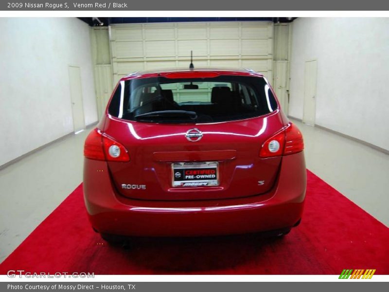 Venom Red / Black 2009 Nissan Rogue S